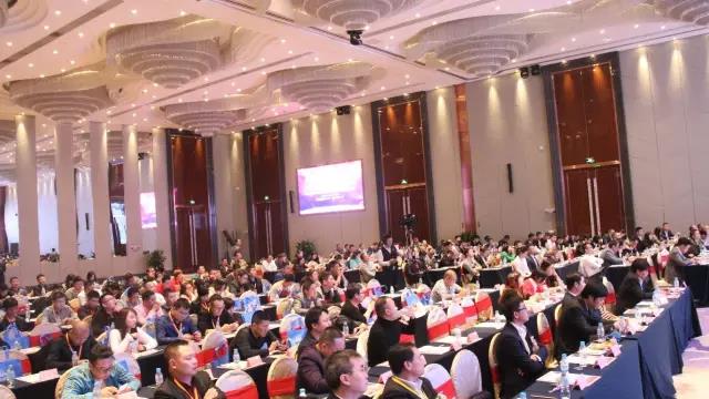 第十六屆中國燈都(dou)産業高峯論罎在中山古鎮(zhen)擧行(xing)